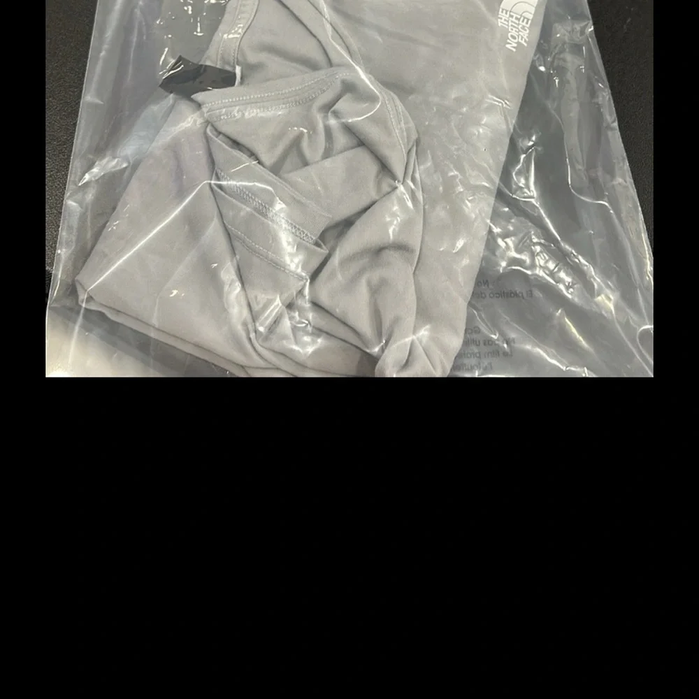 The North Face Grey Men’s Elecation‎ Short Sleeve Flash Dry Shirt. Size S jc